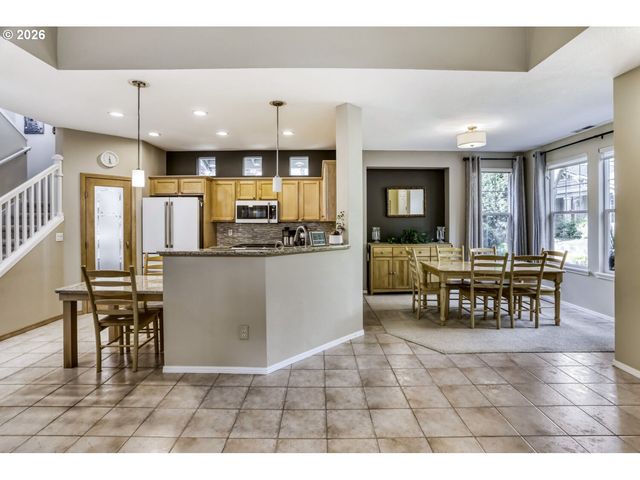 1817 Ne 63RD Ave, Hillsboro, OR 97124