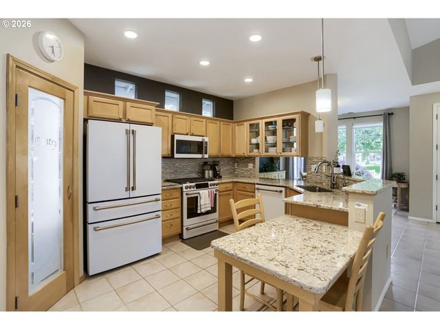 1817 Ne 63RD Ave, Hillsboro, OR 97124