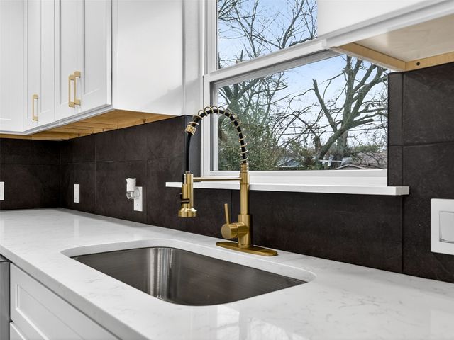 2236 Winthrop Drive, Dallas, TX 75228