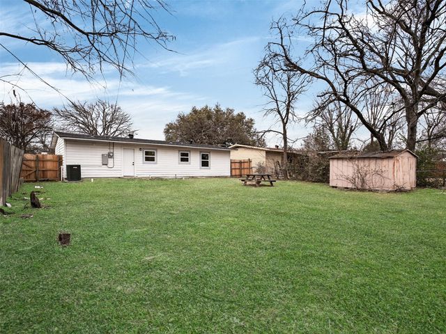 2236 Winthrop Drive, Dallas, TX 75228