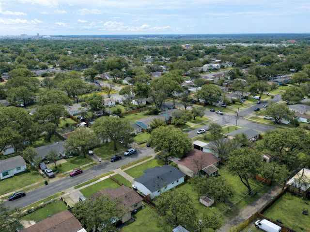 2236 Winthrop Drive, Dallas, TX 75228