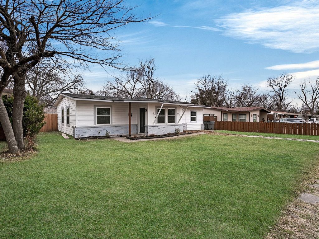 2236 Winthrop Drive, Dallas, TX 75228