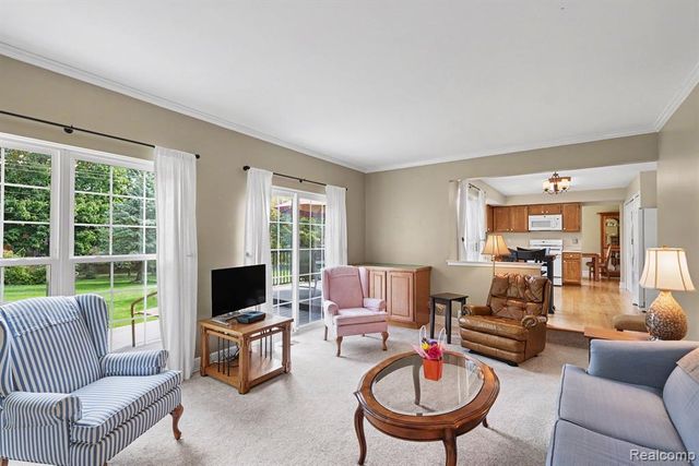 1692 Ridgecrest, Rochester Hills, MI 48306