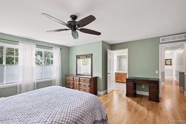 1692 Ridgecrest, Rochester Hills, MI 48306