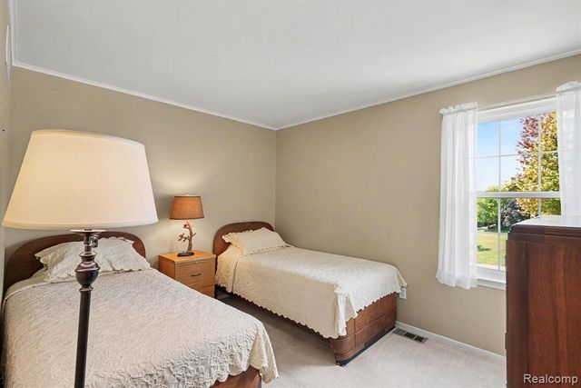 1692 Ridgecrest, Rochester Hills, MI 48306