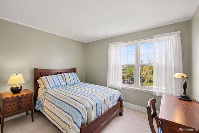 1692 Ridgecrest, Rochester Hills, MI 48306