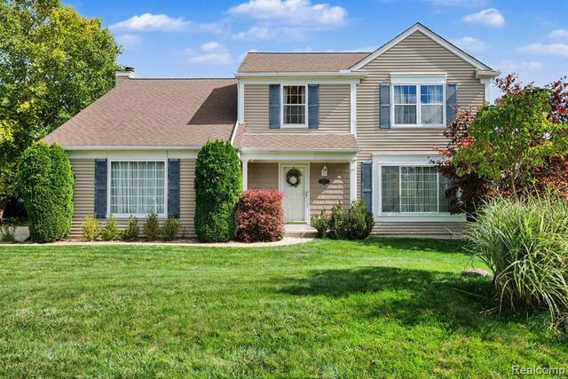 1692 Ridgecrest, Rochester Hills, MI 48306