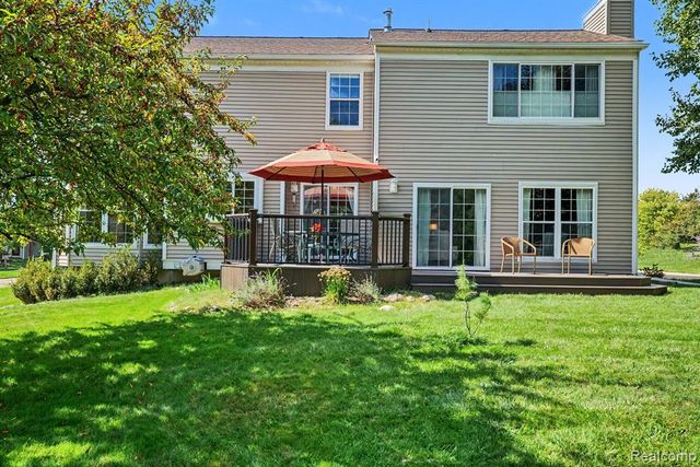 1692 Ridgecrest, Rochester Hills, MI 48306