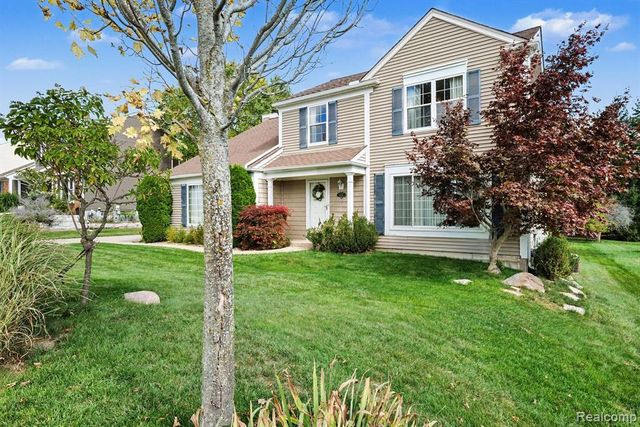 1692 Ridgecrest, Rochester Hills, MI 48306
