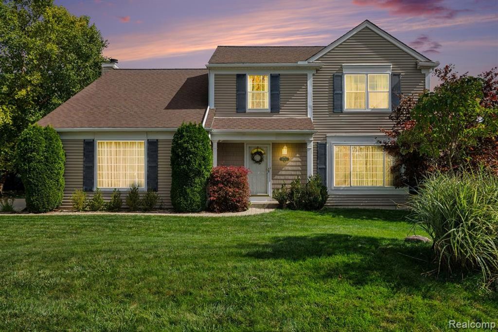 1692 Ridgecrest, Rochester Hills, MI 48306