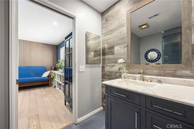 380 W Wilson St C102, Costa Mesa, CA 92627