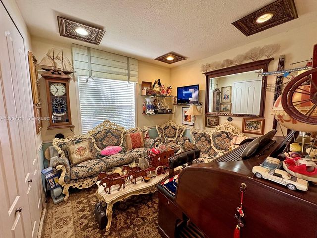 3457 NE 2nd St, Homestead, FL 33033