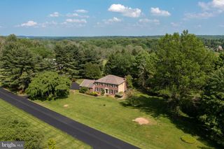 1 SUGAN CLOSE ST, New Hope, PA 18938