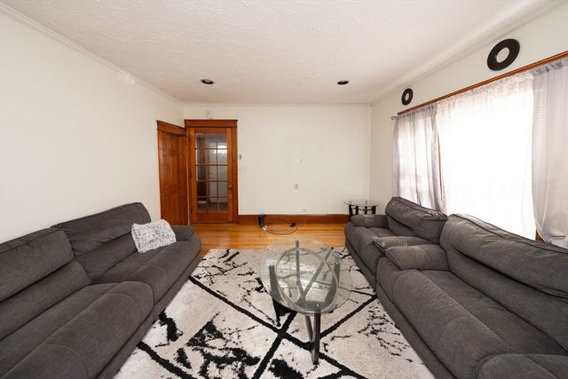 4 Stockholm St, Worcester, MA 01607