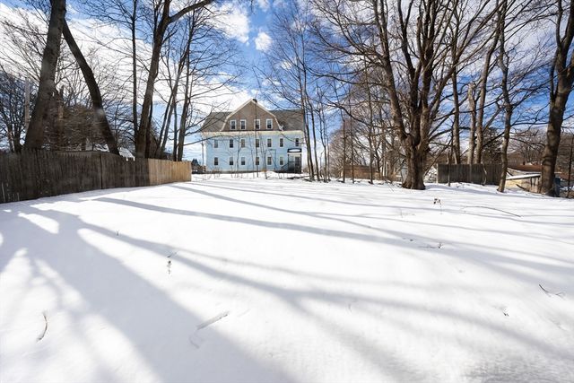 4 Stockholm St, Worcester, MA 01607