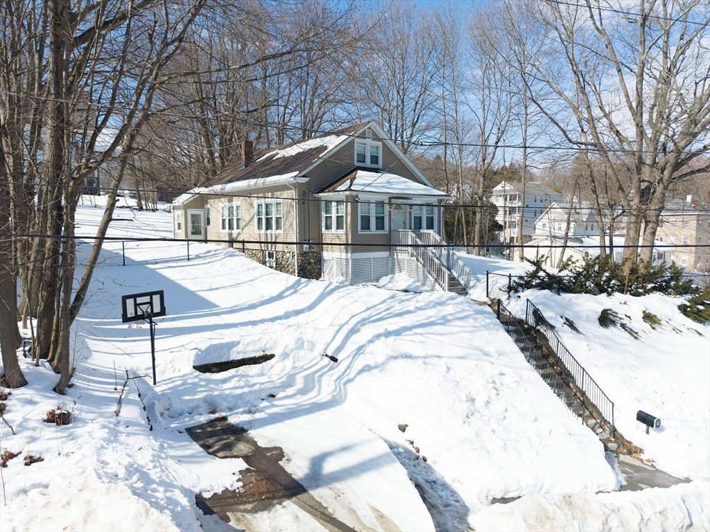 4 Stockholm St, Worcester, MA 01607