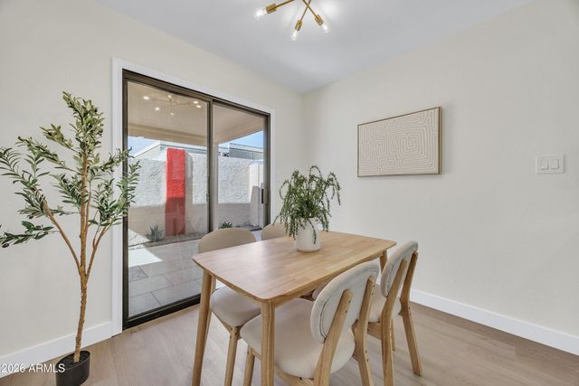 1016 E CHARLESTON Avenue, Phoenix, AZ 85022