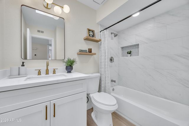 1016 E CHARLESTON Avenue, Phoenix, AZ 85022