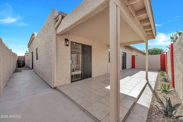 1016 E CHARLESTON Avenue, Phoenix, AZ 85022