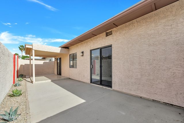 1016 E CHARLESTON Avenue, Phoenix, AZ 85022