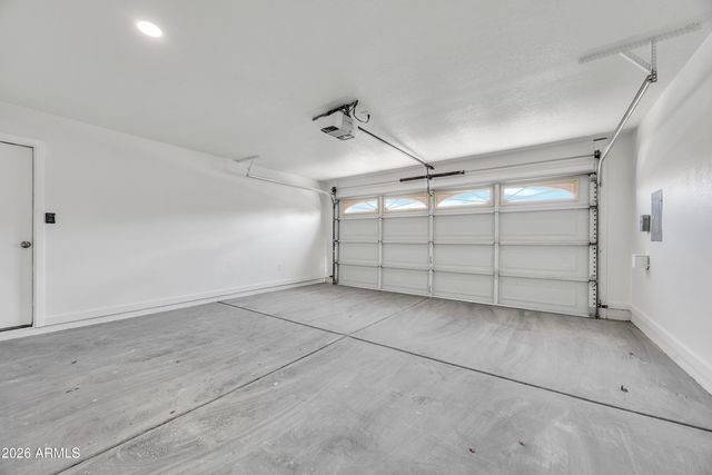 1016 E CHARLESTON Avenue, Phoenix, AZ 85022