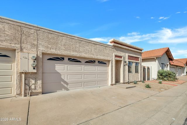 1016 E CHARLESTON Avenue, Phoenix, AZ 85022