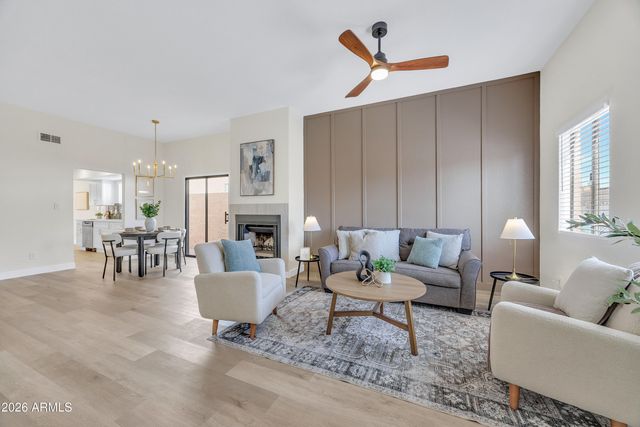 1016 E CHARLESTON Avenue, Phoenix, AZ 85022