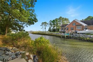 718 Dandy Loop RD, Yorktown, VA 23692