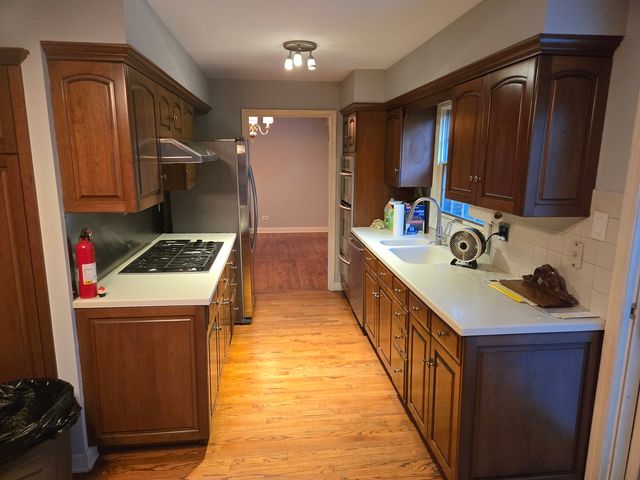 2S663 Avenue Normandy East, Oak Brook, IL 60523