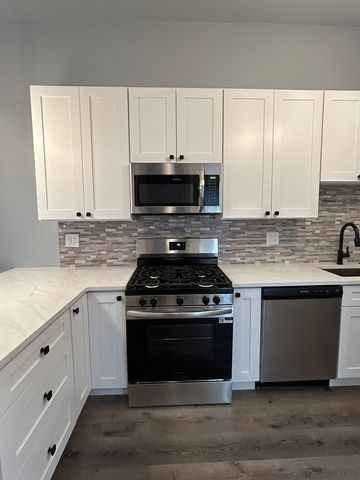 15 S Albany Avenue, Chicago, IL 60612