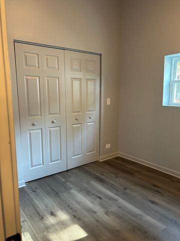 15 S Albany Avenue, Chicago, IL 60612