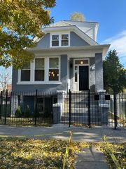 15 S Albany Avenue, Chicago, IL 60612