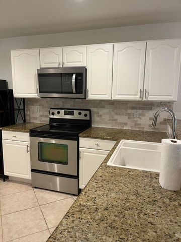 5372 SE Jennings Lane, Stuart, FL 34997