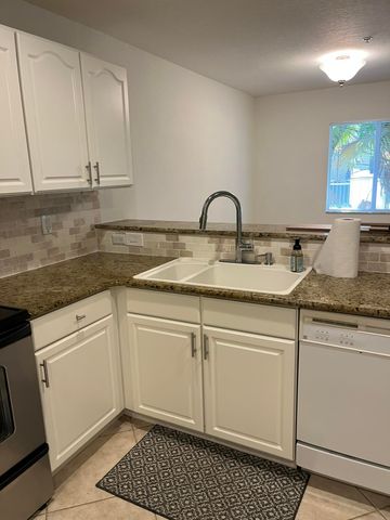 5372 SE Jennings Lane, Stuart, FL 34997