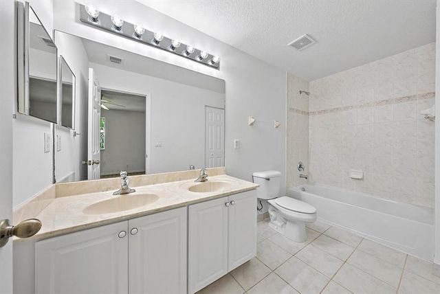 5372 SE Jennings Lane, Stuart, FL 34997