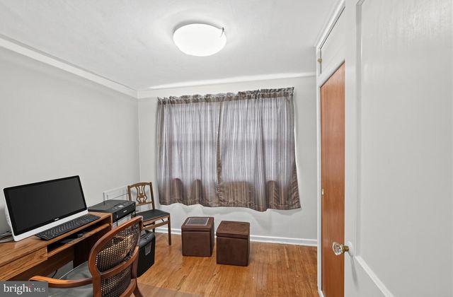 527 OVERLOOK RD, Philadelphia, PA 19128