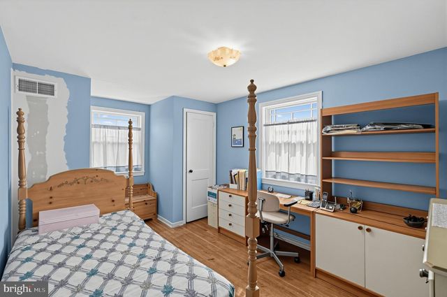 527 OVERLOOK RD, Philadelphia, PA 19128