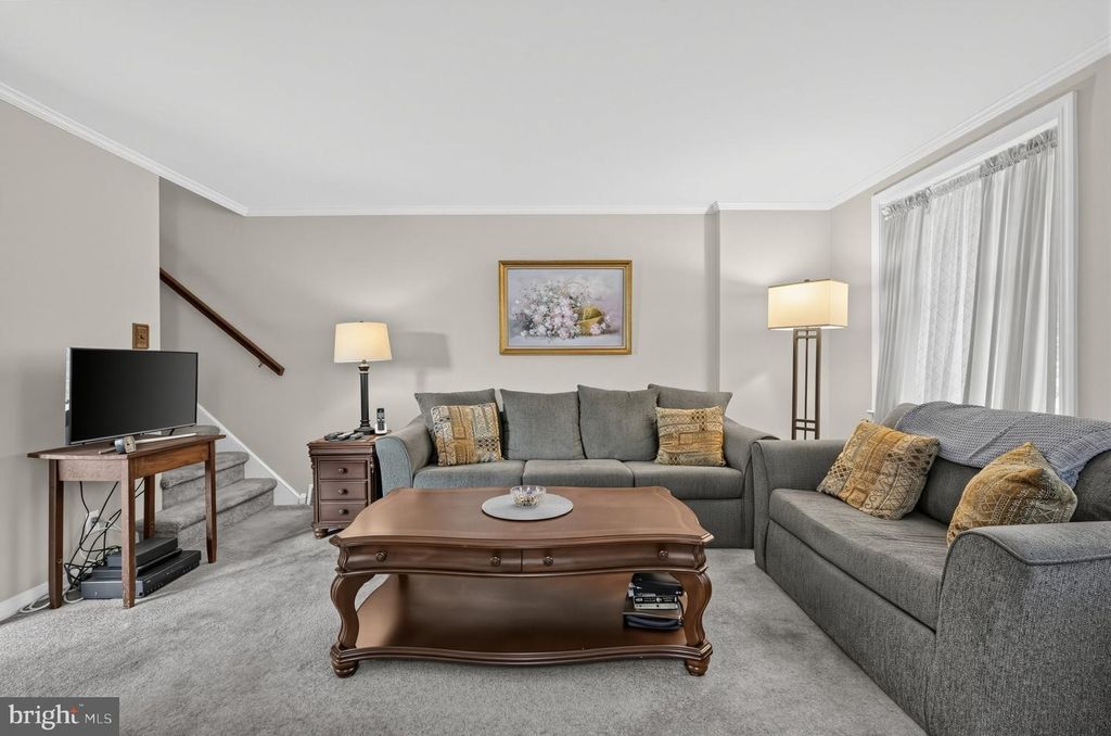 527 OVERLOOK RD, Philadelphia, PA 19128 — photo 5