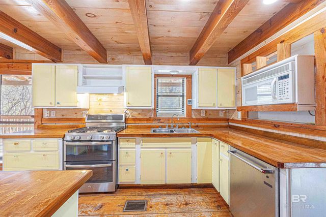 48248 Chastang Lake Road, Bay Minette, AL 36507