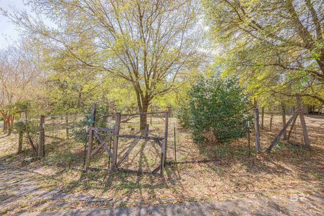 48248 Chastang Lake Road, Bay Minette, AL 36507