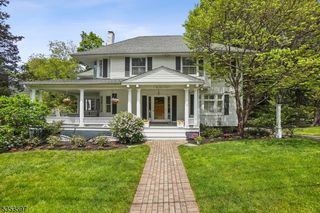 5 Sunset Dr, Summit City, NJ 07901