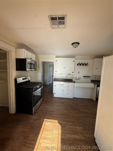 509 S Shawnee Avenue, Bartlesville, OK 74003