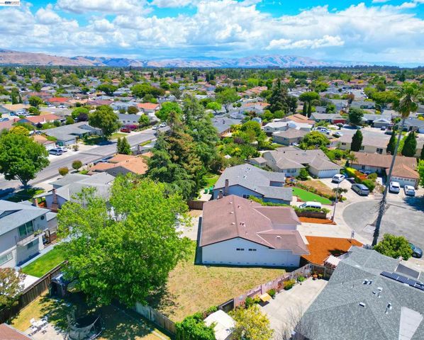 4809 Barbara Ct, Union City, CA 94587