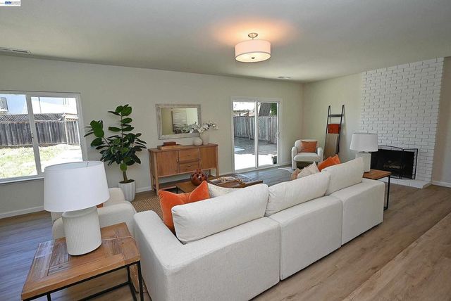 4809 Barbara Ct, Union City, CA 94587