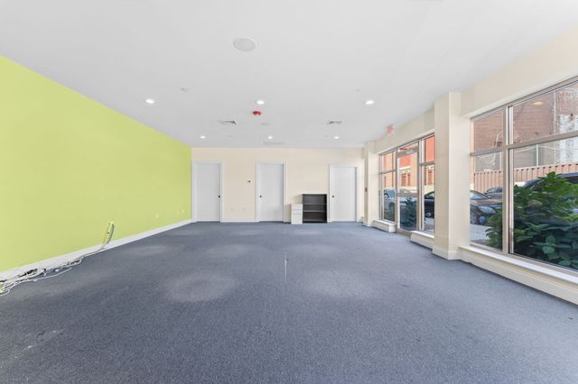 637 E 1st St, Boston, MA 02127