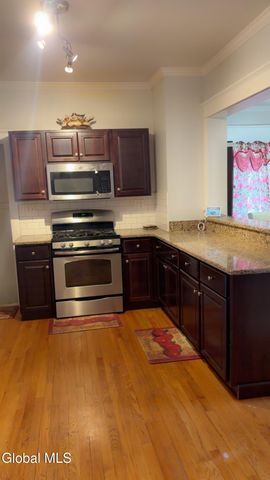 909 Woodland Avenue, Schenectady, NY 12309