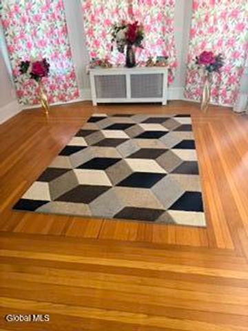 909 Woodland Avenue, Schenectady, NY 12309