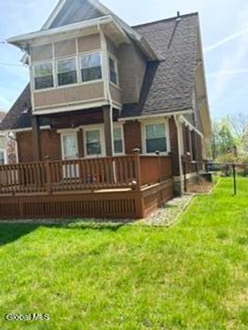 909 Woodland Avenue, Schenectady, NY 12309