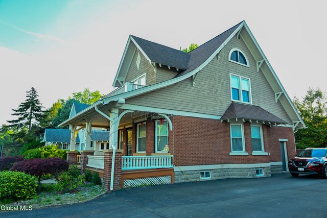 909 Woodland Avenue, Schenectady, NY 12309