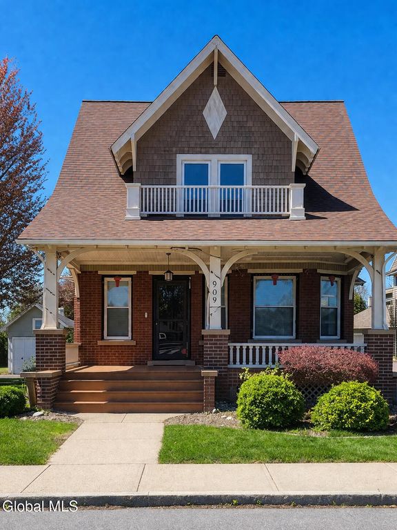 909 Woodland Avenue, Schenectady, NY 12309